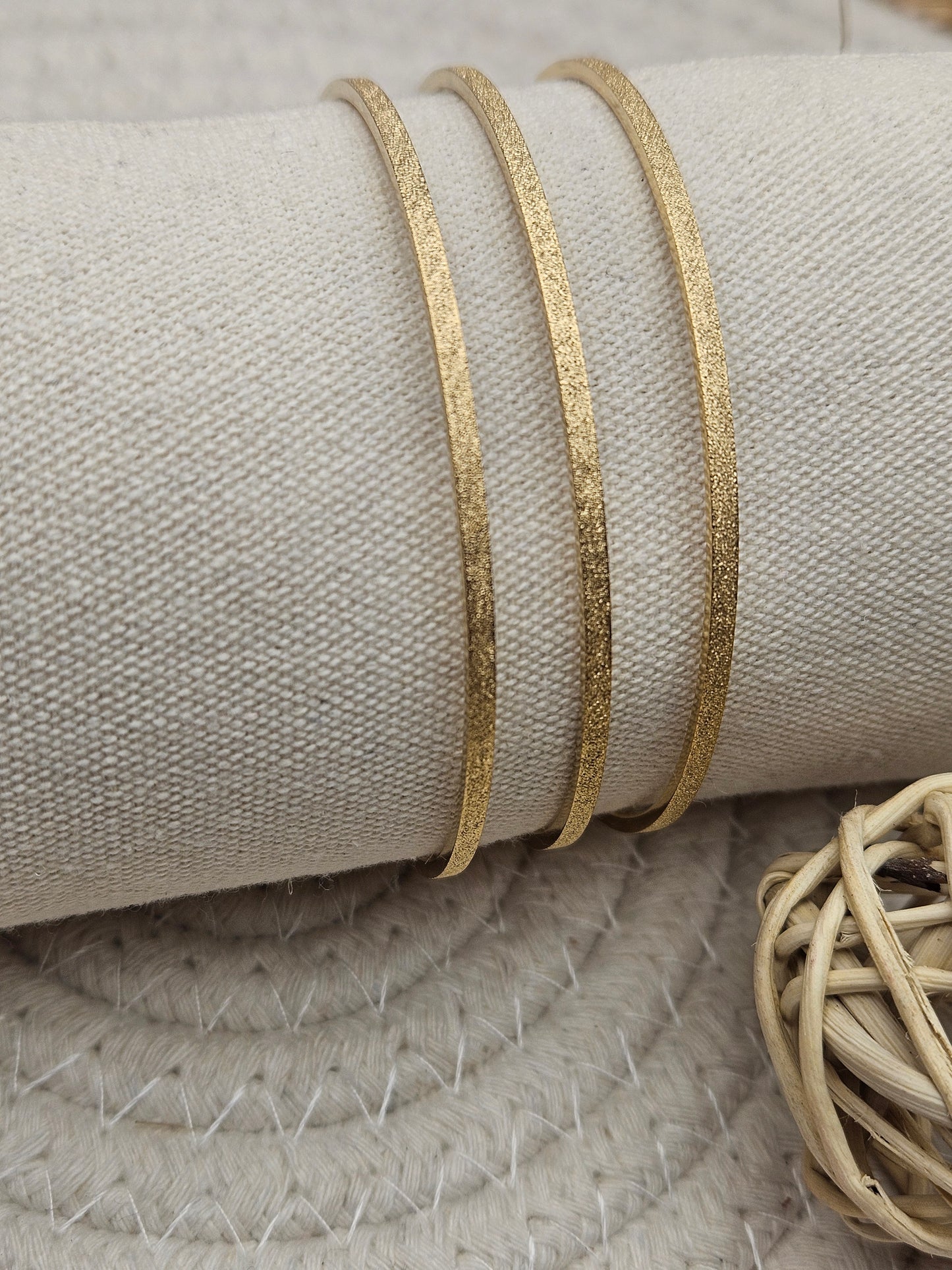 Bracelets jonc doré éclatants