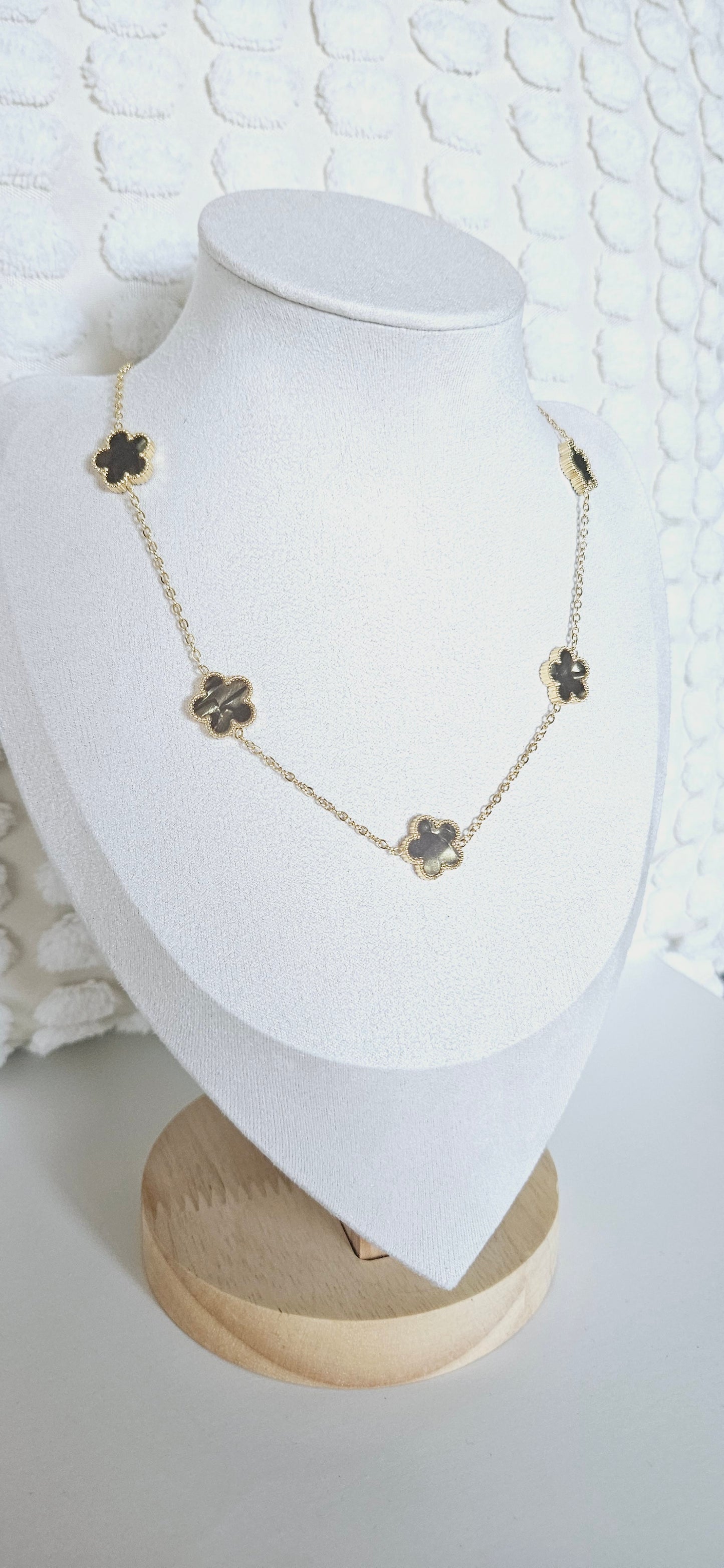 Collier Trèfle Élégance Florale