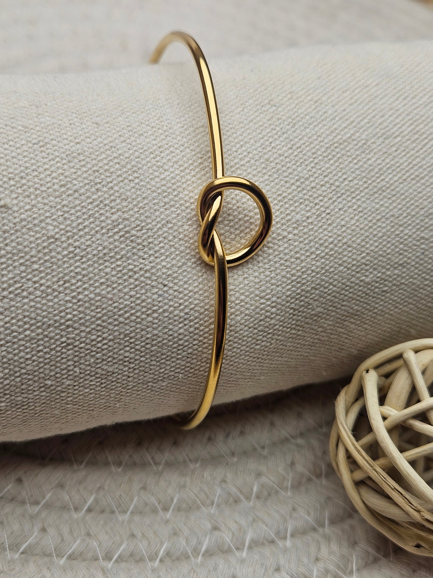 Bracelet jonc noeud doré