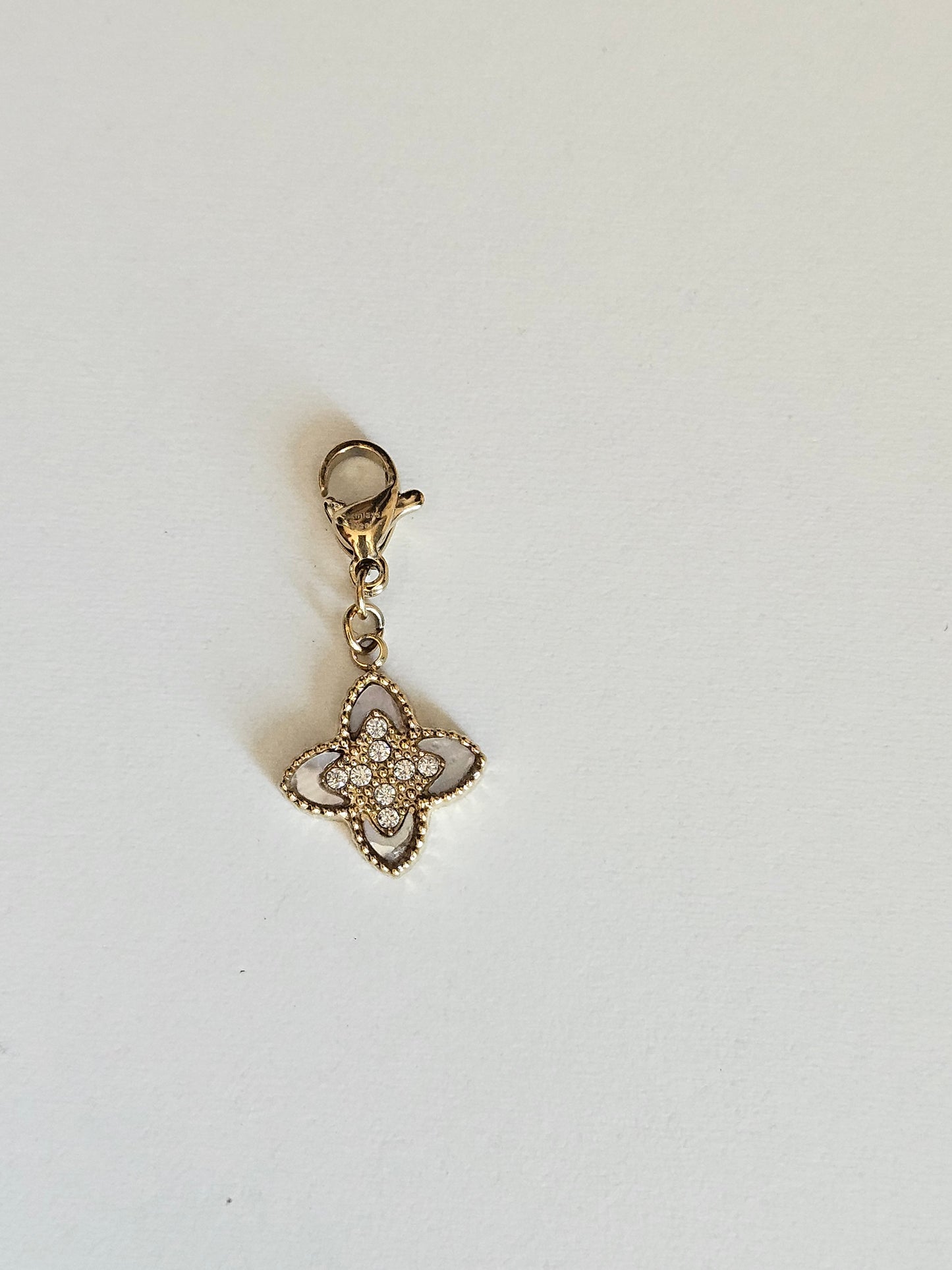 Charms trèfle strass