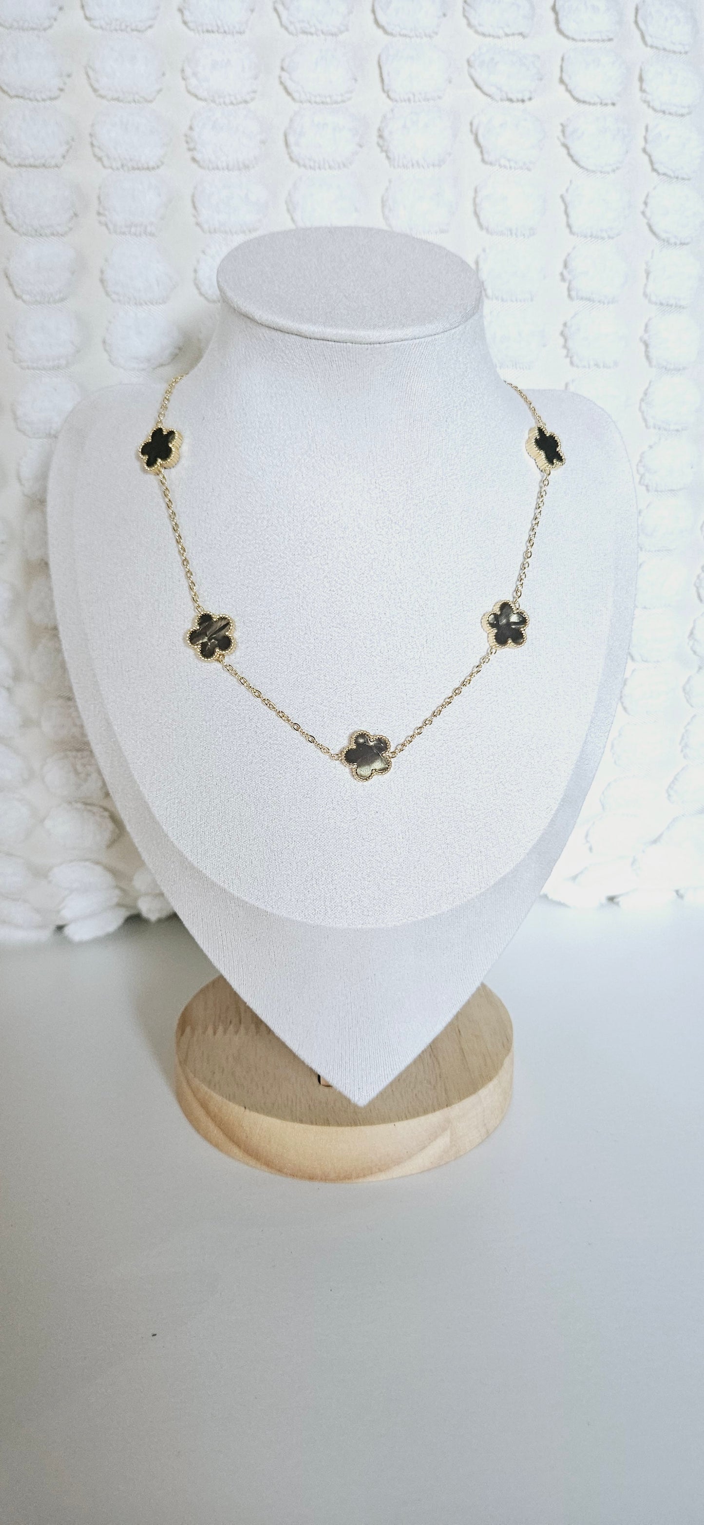 Collier Trèfle Élégance Florale